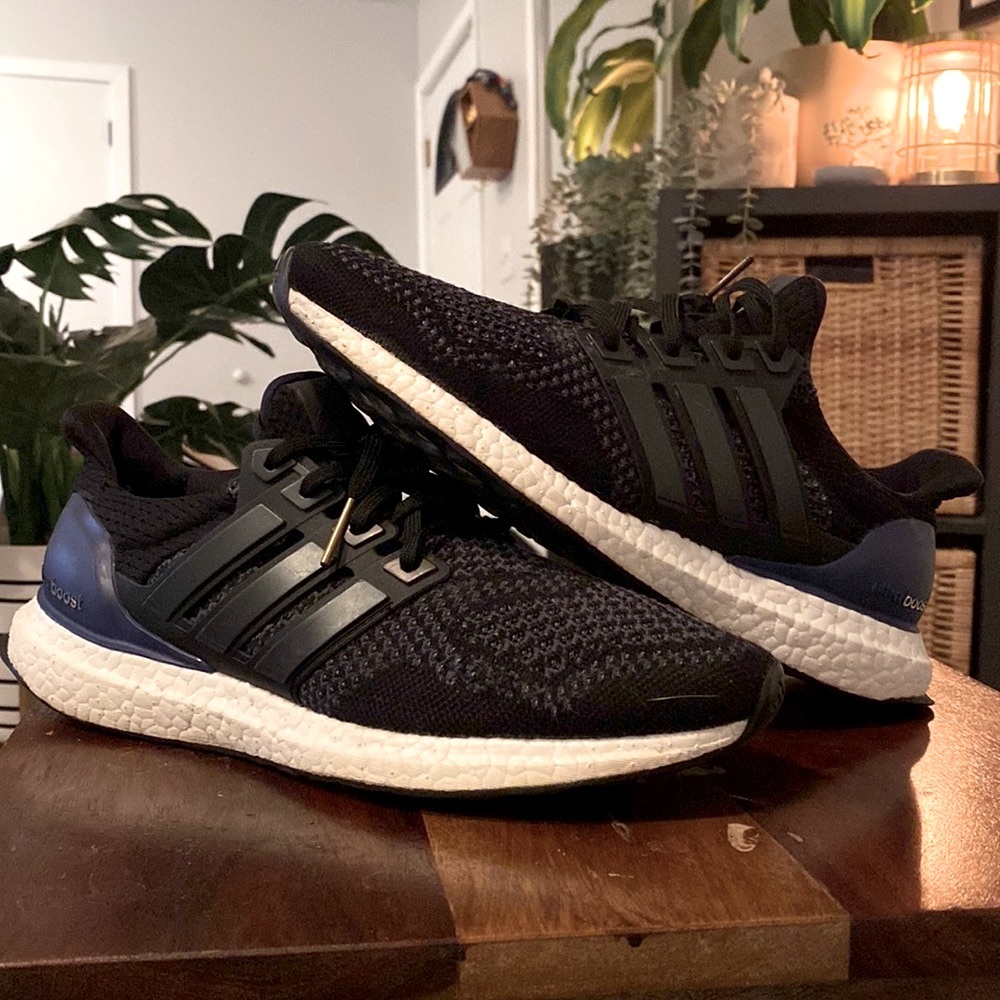 Adidas ultraboost shoes sneakers size 9